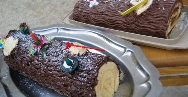 Bûche de Noël Au CHOCOLAT FACILE Et RAPIDE