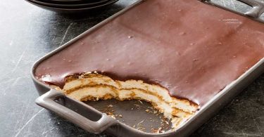 Gâteau Éclair au chocolat..