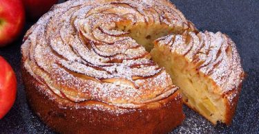 Gâteau aux pommes au citron et au mascarpone