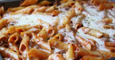 Gratin de pennes aux 3 fromages et à la sauce tomate