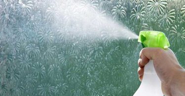 Le vinaigre blanc ne sert pas qu’en cuisine, voici 10 façons de l’utiliser dans le jardin