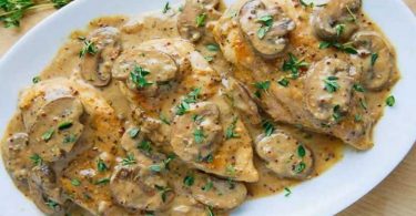 Poulet à la moutarde et aux champignons