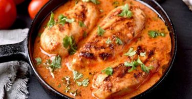 Poulet sauce à la crème et tomates