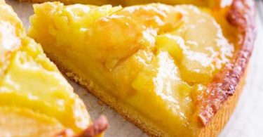 Tarte aux pommes normande